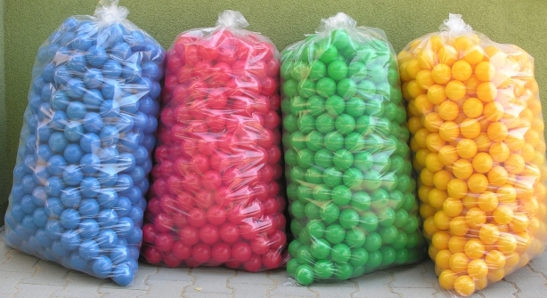 piłeczki do suchych basenów do zabawy plastikowe elementy wykończeniowe producent Polska
