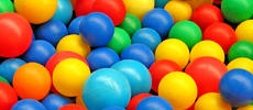 piłeczki do suchych basenów do zabawy plastikowe elementy wykończeniowe producent Polska
